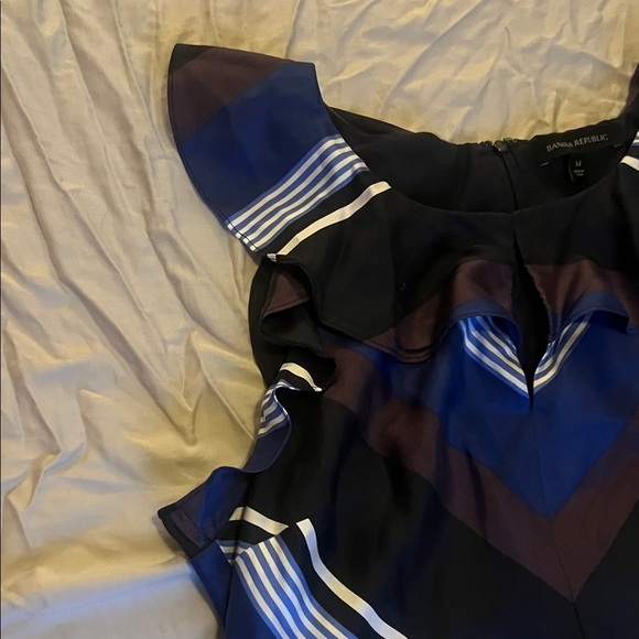 100% Silk Banana Republic Navy, Black, Brown, and White Sleeveless Dress - Picture 5 of 16